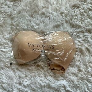 Victoria's Secret Incredible by VS Nude with gold hardware. NWT open package 36D